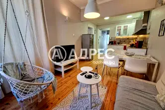 Тристаен апартамент в София, Център