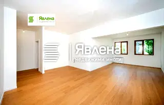 Тристаен апартамент в София, Център