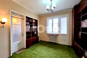 Тристаен апартамент в Център, София с високи тавани