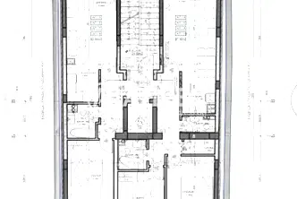 Тристаен апартамент с две тераси в центъра на София