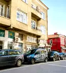 3-стаен апартамент в Център с балкон и мазе
