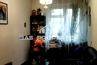 Тристаен апартамент с тераса в Център, София