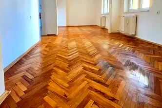 Тристаен апартамент в Център с паркомясто и тераса