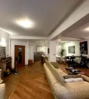 4-стаен апартамент с голяма тераса в Център, София