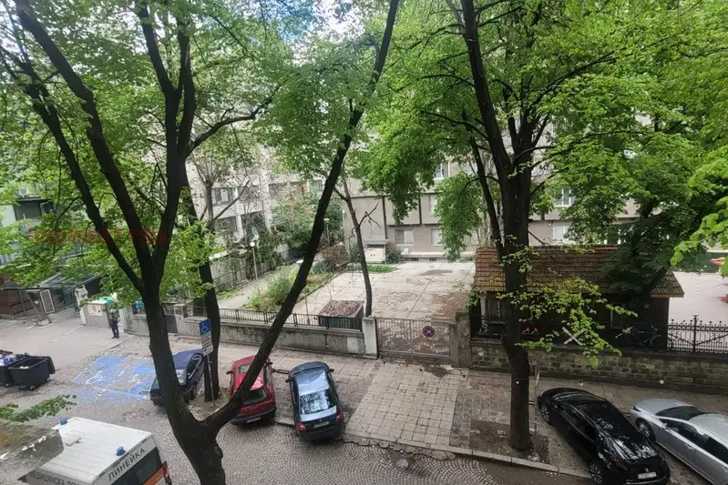 Четиристаен апартамент в Център, София, тухлено строителство