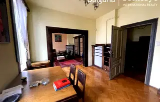 Многостаен апартамент в София, Център