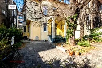 Просторен 4-стаен апартамент в Център, ул. Христо Белчев