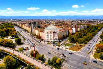 Тристаен мезонет с панорамни тераси в Център, София