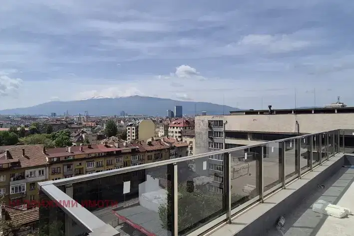 5-bedroom apartment in Sofiya, Centyr