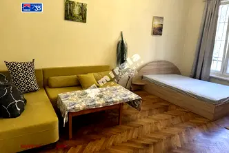 1-стаен апартамент в Център, София с двор и асансьор