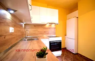 Двустаен апартамент в Център, София с тераса и балкон