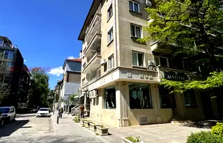 2-стаен апартамент с паркомясто в Център, ул. Удово