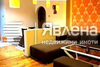 Двустаен апартамент в Център, София с остъклена тераса