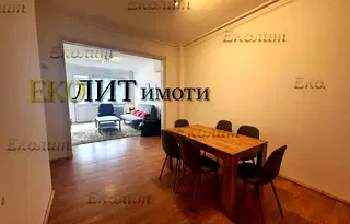 Двустаен апартамент с две тераси в Център, София