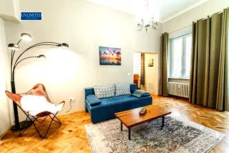 Двустаен апартамент в Център с дълъг балкон и южно изложение