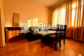 Двустаен апартамент с западно изложение в Център, София