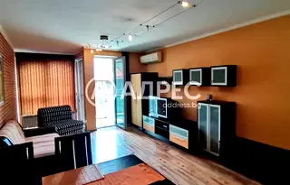 Двустаен апартамент с две тераси в Център, София