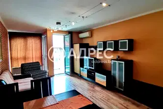 Двустаен апартамент с две тераси в Център, София
