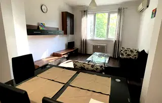 Просторен 2-стаен апартамент в Център, с тераса