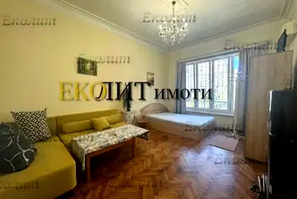 Двустаен апартамент в София, Център