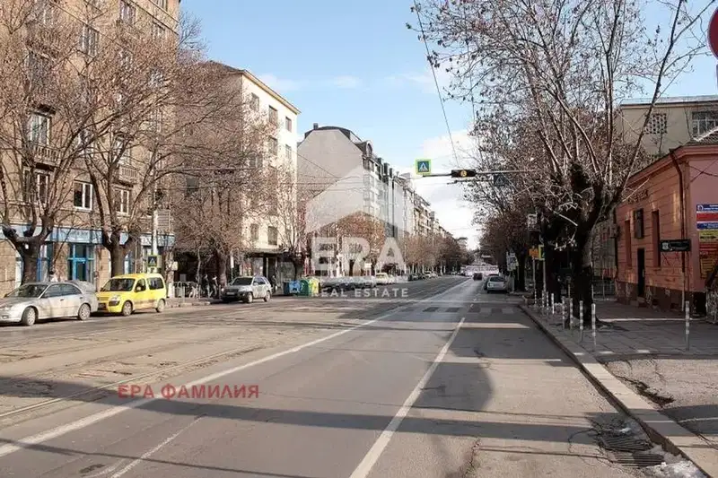 Двустаен апартамент с тераса в Център, София