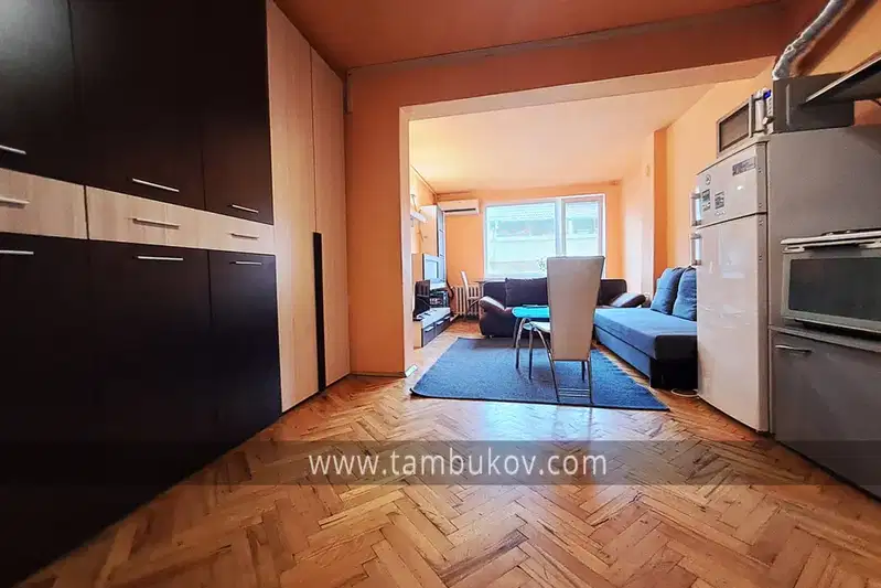 Двустаен апартамент с две тераси в Център, София