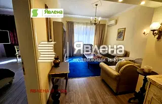 Тристаен апартамент в Център, София с тераса