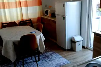 Тристаен апартамент в Център, ул. Бяло море, с паркомясто