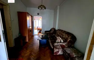 Тристаен апартамент в Център, ул. Парчевич, 3-ти етаж