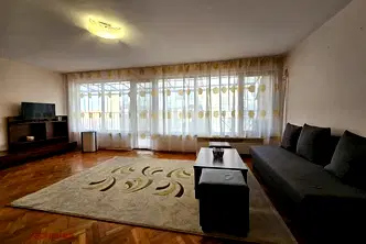 3-стаен апартамент с тераса в Център, София