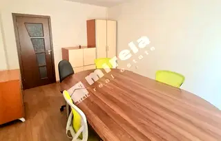 Тристаен апартамент с две тераси в Център, София