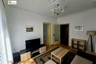 Тристаен апартамент с паркинг в Център, София, ул. Бяло море