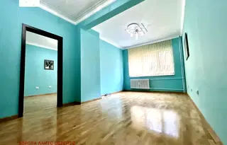 Тристаен апартамент в Център, ул. Владайска с нов ремонт