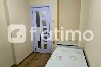 Тристаен апартамент с тераса в Център, София