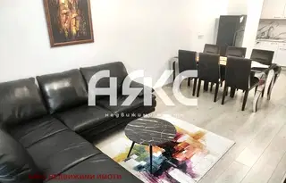 Тристаен апартамент в Център на София с контролиран достъп