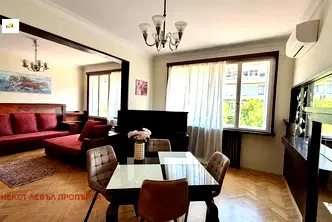 Тристайно жилище с югоизточно изложение в Център, София