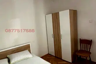 Тристаен апартамент на партер в Център, София