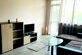 3-стаен апартамент с две тераси в Център, София