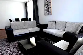 Просторен 4-стаен апартамент с 2 тераси в Център, София