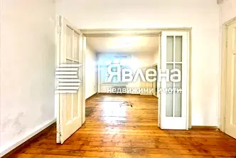 Многостаен апартамент в София, Център