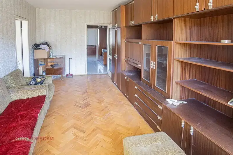3-bedroom apartment in Sofiya, Dianabad