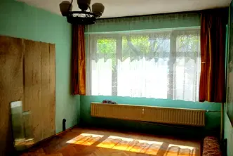 Тристаен апартамент в Дианабад с балкон и мазе