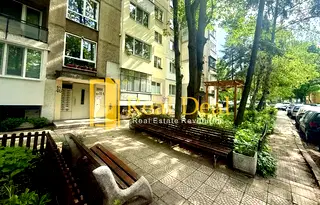 Тристаен апартамент в Дианабад с тераса и мазе