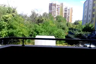 Двустаен апартамент в Дианабад с източно изложение