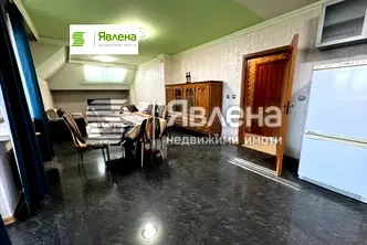 Просторен 3-стаен апартамент в Дианабад с голяма тераса