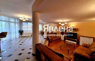 Тристаен апартамент с голяма тераса в Дианабад, София