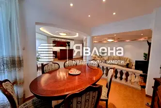 Просторен 4-стаен апартамент в Дианабад с голяма тераса