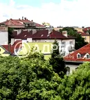 Тристаен апартамент в София, Докторски паметник