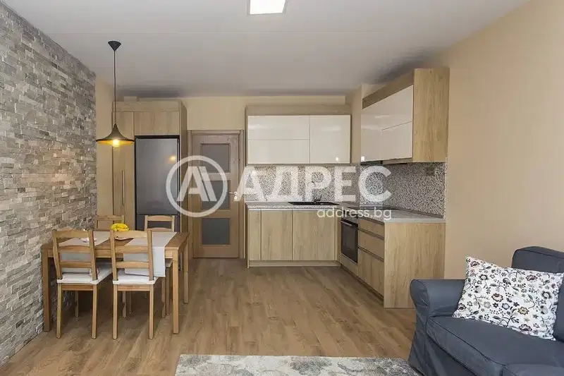 3-bedroom apartment in Sofiya, Doktorski Pametnik