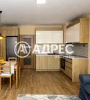 Тристаен апартамент в София, Докторски паметник